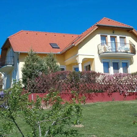 Panorama Apartman Appartamento *